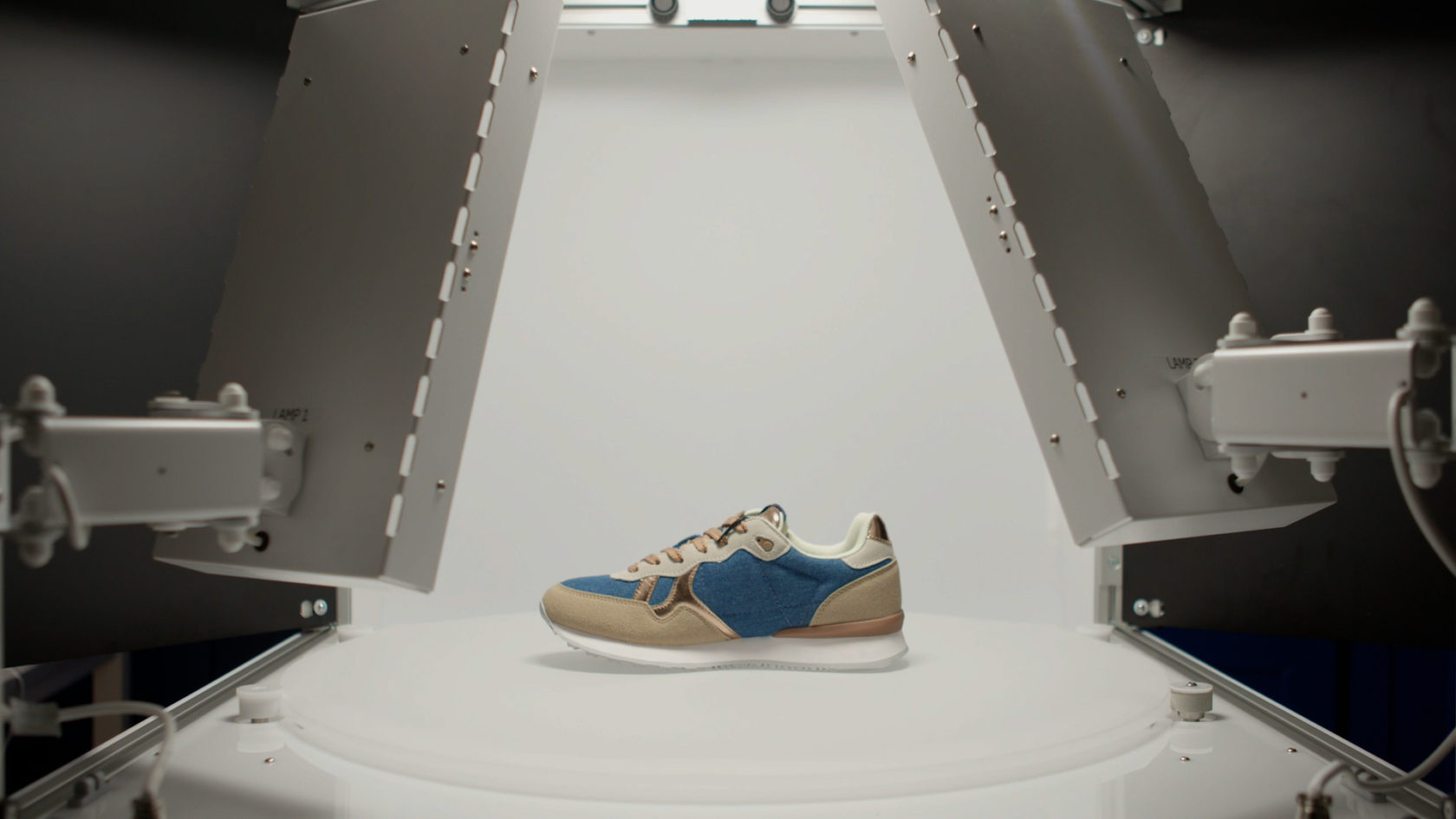 mode360_combo_07_11_2021._poprawione kolory.00_00_09_07.Still003 – kopia