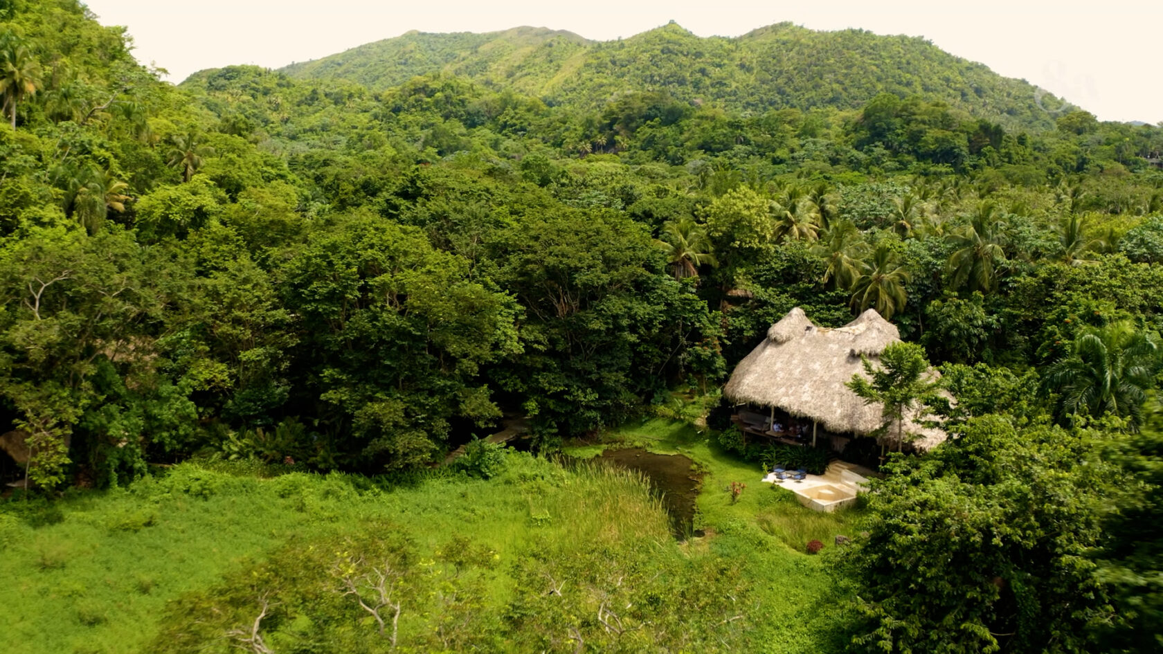 SAMANA_HEIST_PRORES_po kolorze.00_08_29_04.Still016