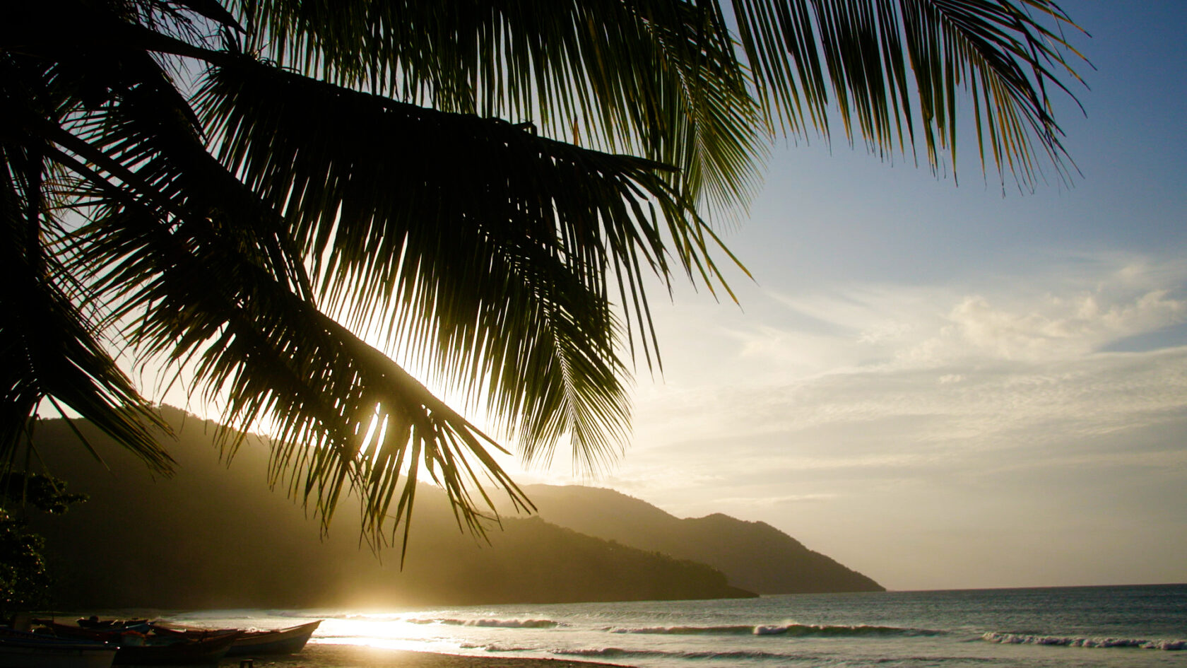 SAMANA_HEIST_PRORES_po kolorze.00_25_33_12.Still025