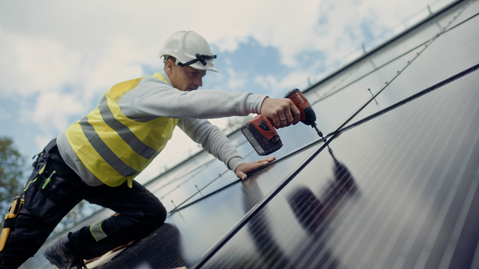 sunroof_poznan_bez napisow_tylko audio lektor.00_08_43_08.Still025