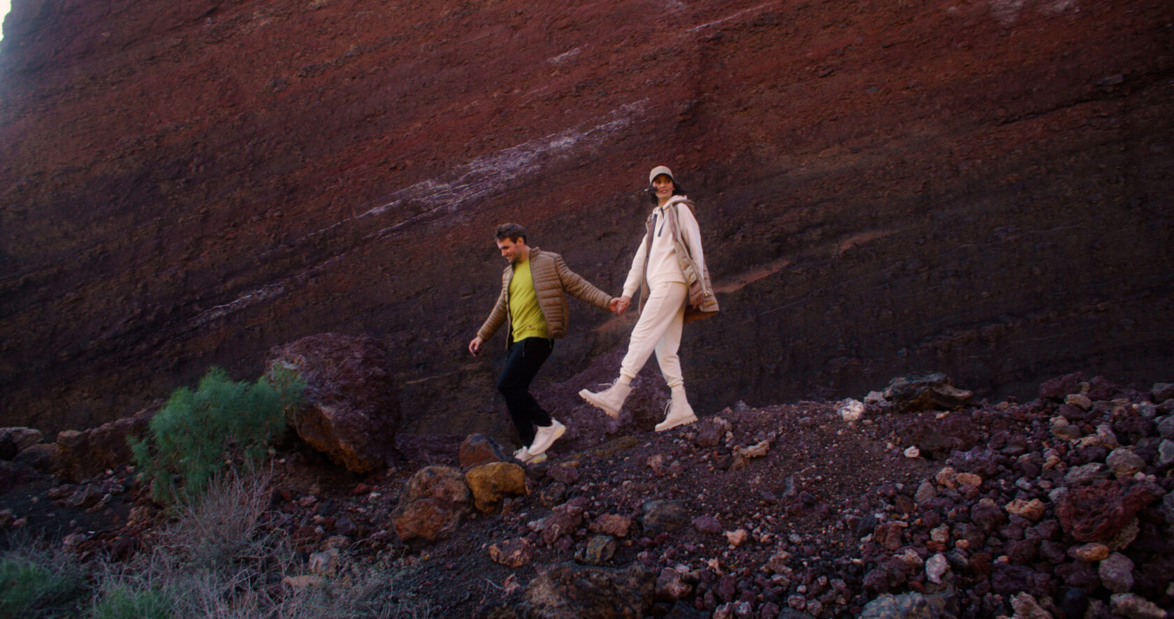 volcano_domki__prores 444_no logo_08_02_2023.00_00_42_20.Still012